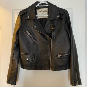 Vegan leather jacket // Women’s medium // Black